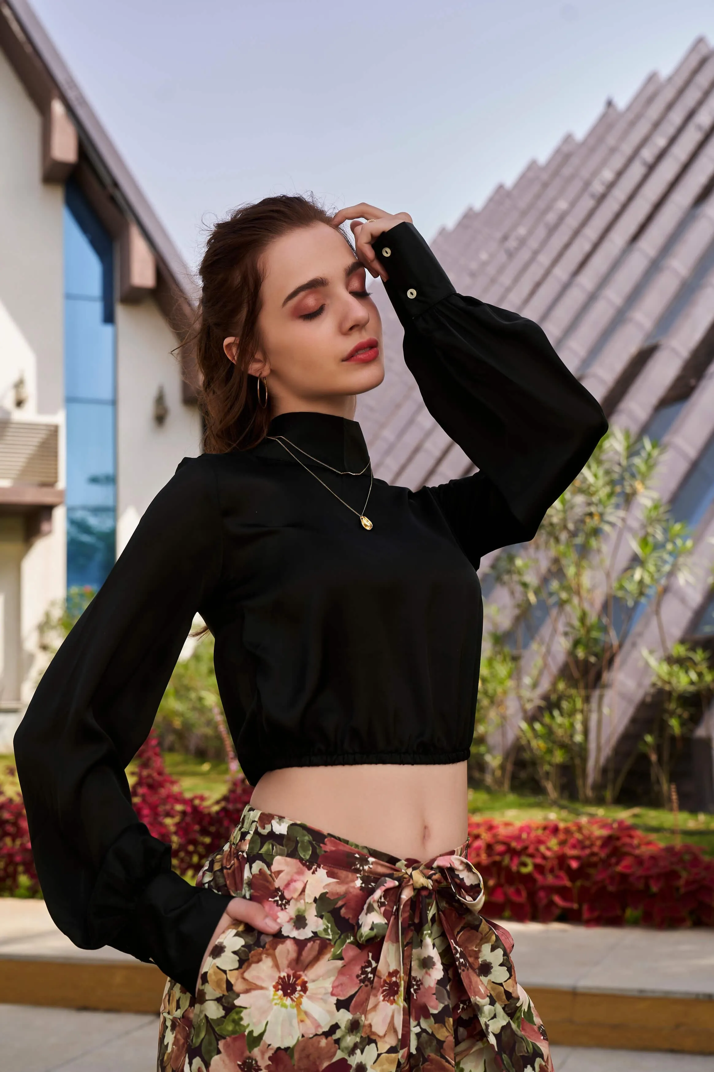 Black Pullover Elasticated Crop Top