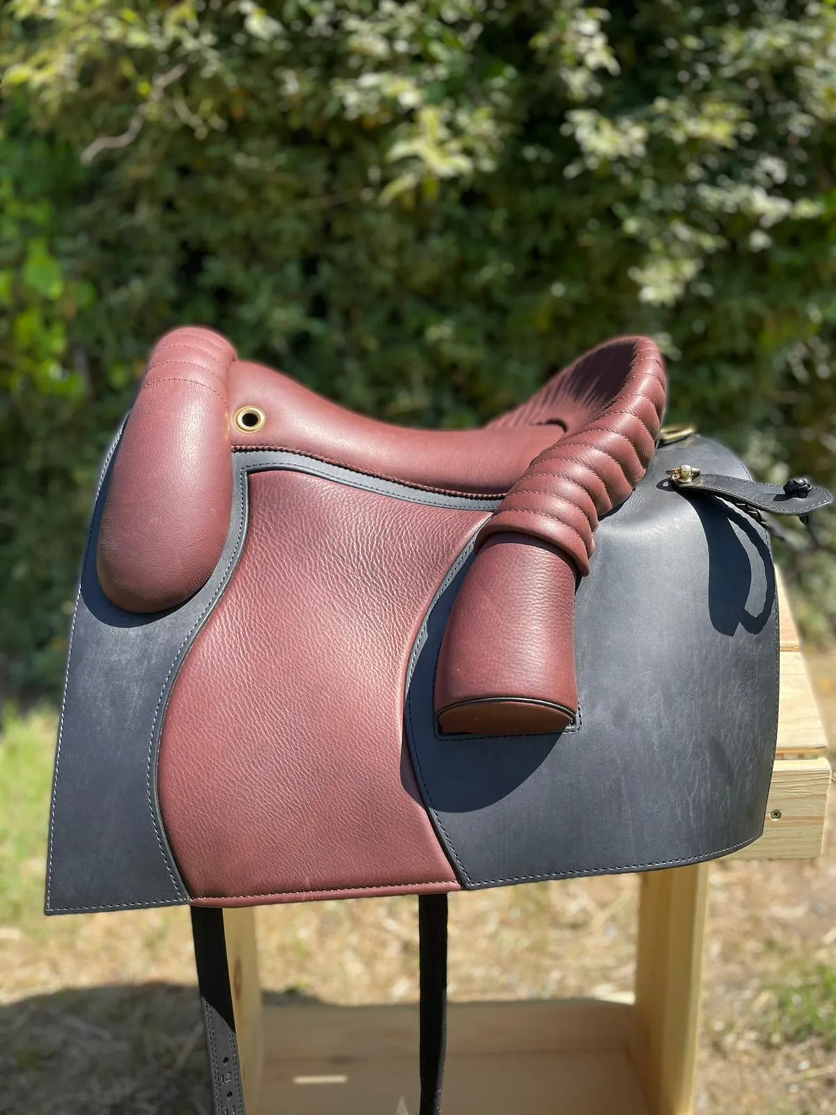 DP Saddlery Amarant 4544