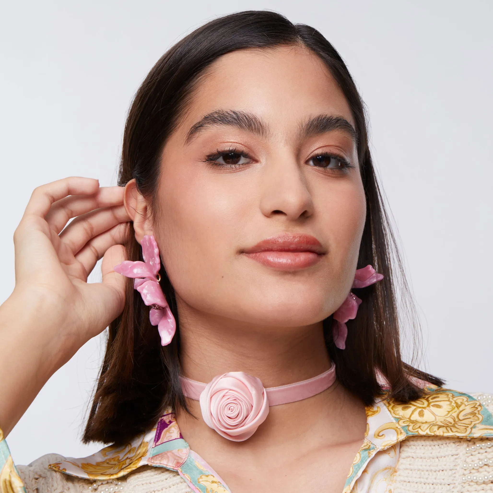 DUSTY ROSE SILK ROSETTE RIBBON CHOKER