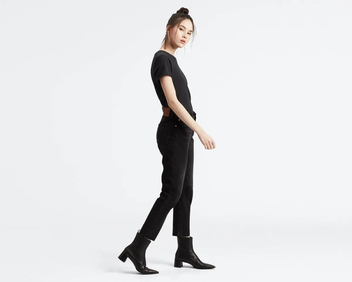 Levi’s 501 Crop Black sprout jeans