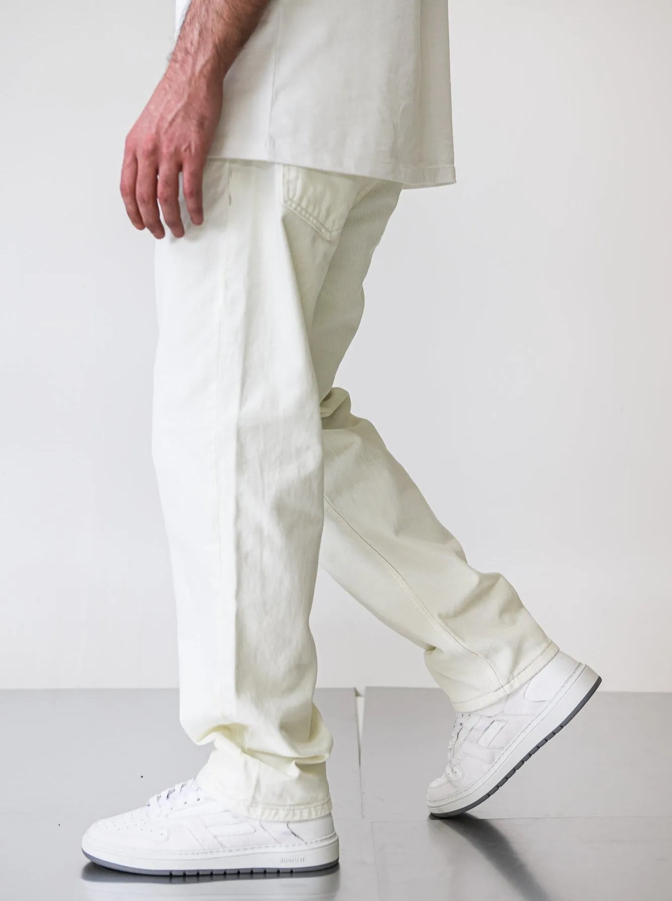 Premium Wide Fit Basic Off-White Denim